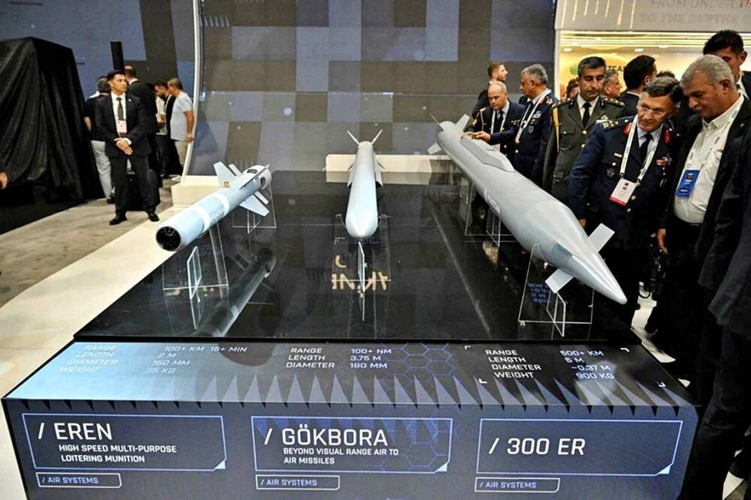 Roketsan'ın tanıttığı 6 gizemli füze dünyayı şaşırttı! Türkiye'nin yeni askeri gücü görücüye çıktı 11